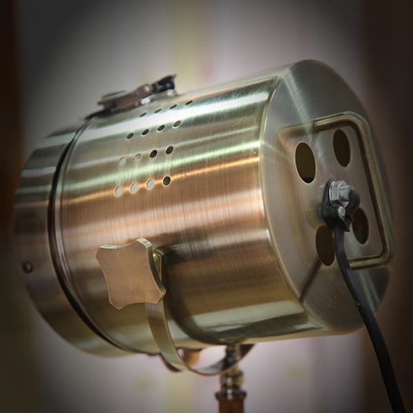 Retro tripod bordlampe / sengebordslampe / spotlight / antik messing spotlight / træfod