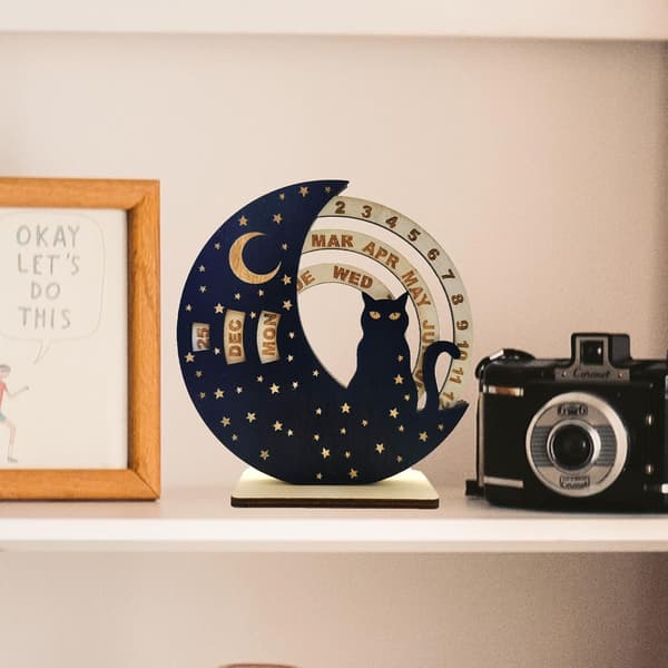 Kreativ evighetskalender med roterende månefaser, skrivebordskalender, 30 cm skrivebordsdekorasjon.