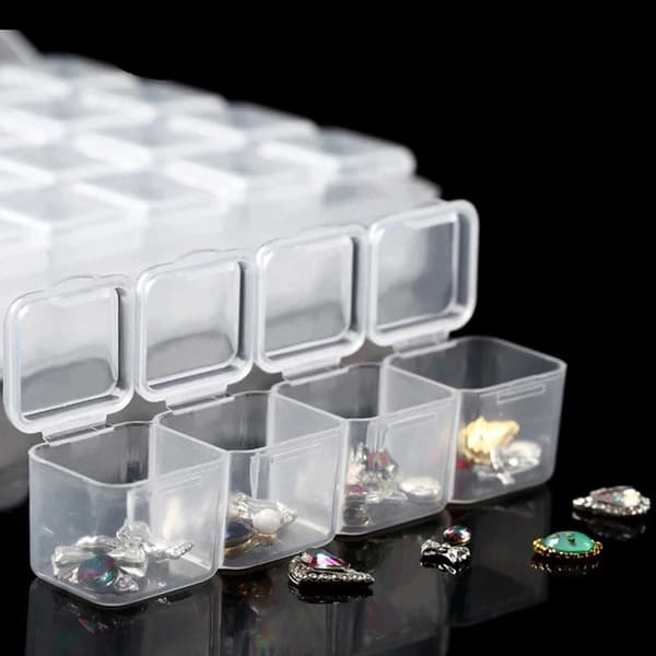 Oppbevaringsboks med 28 rom for diamantmaling små perler