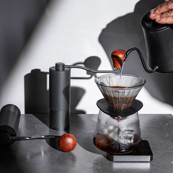 CNC Stålkjerne Håndkaffekvern - Trehåndtak Svart Black