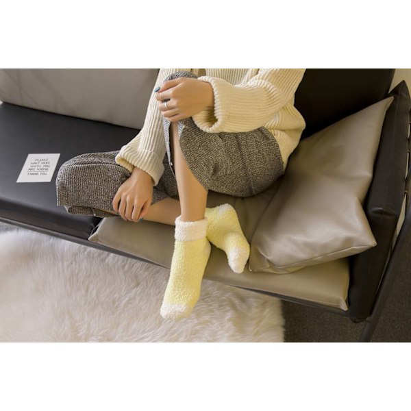 Fluffiga strumpor för kvinnor - Varma, sköna halksockor, sängsockor för äldre