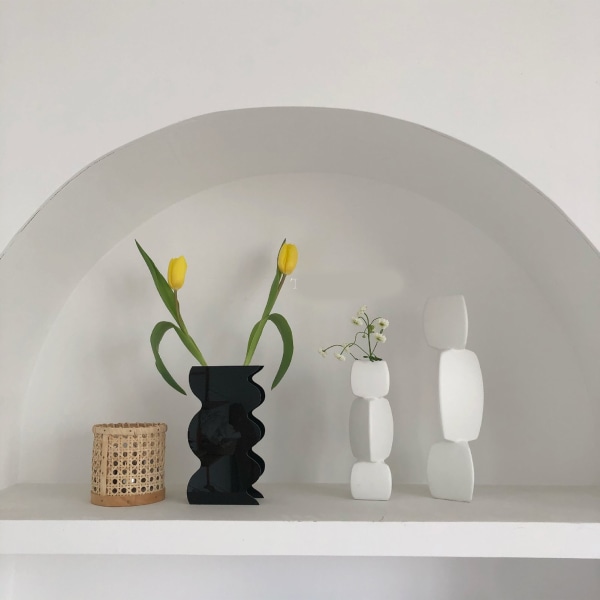 Blomster Vase Moderne Akryl Dekorative Unikke Bølgede Form Vase til Soveværelse Stue Bord Black