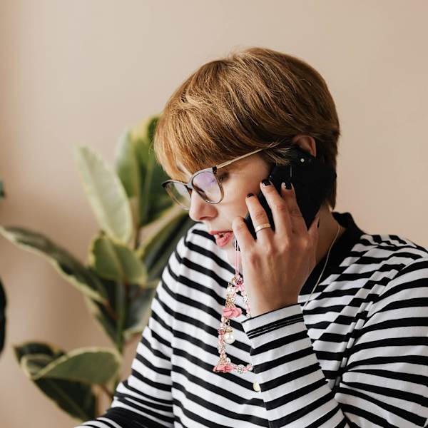 Mobiltelefonremmar Kreativa Kristallblomma Hänge Berlock Halkskydd Telefon Lanyard Söt Fickkedja Rem för Bilnyckel Plånbok Dekoration