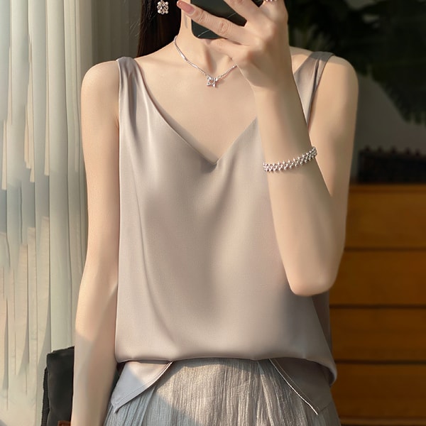 Silke Silke Skulderrem Dame Vest 2024 Sommer Ny Slim-fit V-hals Kort Elegant Inder Top T-shirt Silver Gray L