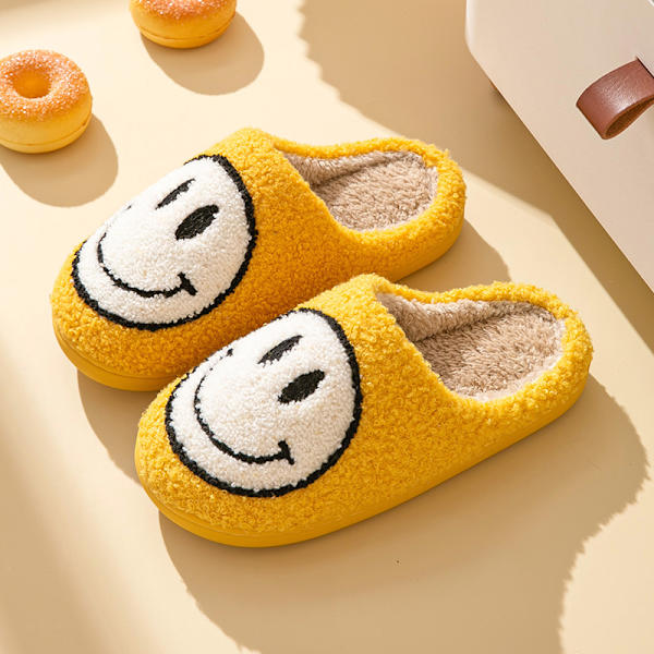 Bekväma Smiley Face Plyschtofflor Mysiga Plysch Varma Slide on Hustomtofflor med Minnesskum Hem Slip-on Pälstofflor Dämpade Tofflor