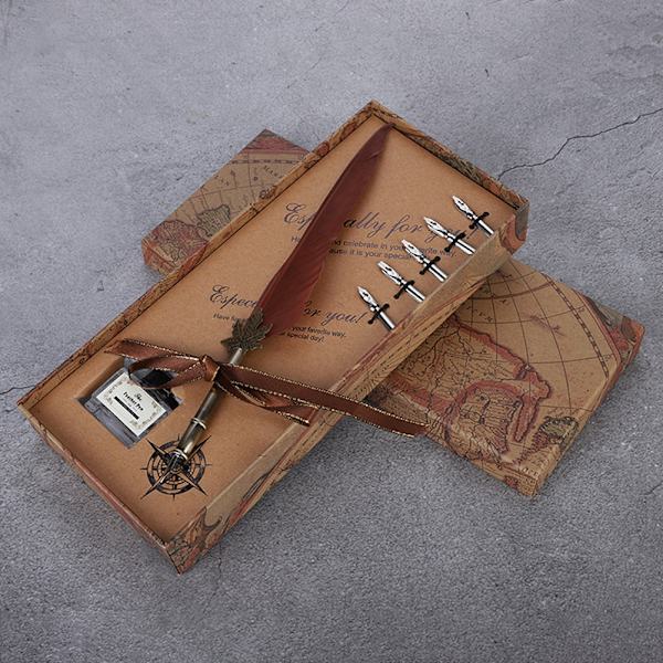 Europeisk Retro Quill Legering Fjäder Skrivande med Pennnibbar Presentask Set Med Bläckflaska Brun