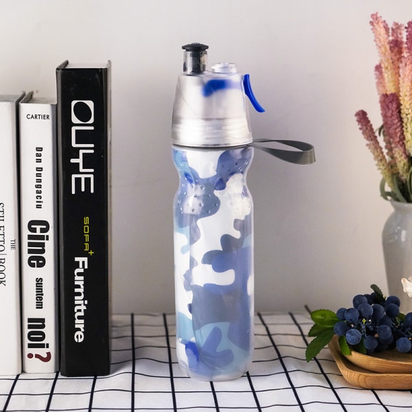 Ny PE dobbeltlags kjølespray vannkopp utendørs sport vannsprayflaske kamuflasje blå 500ml