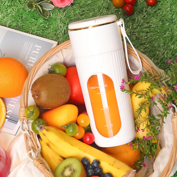 Bärbar Juicepress & Mixer för Smoothies 340ML Juicepressar Mixers Multifunktionella Fruktmixers med LED-Display White