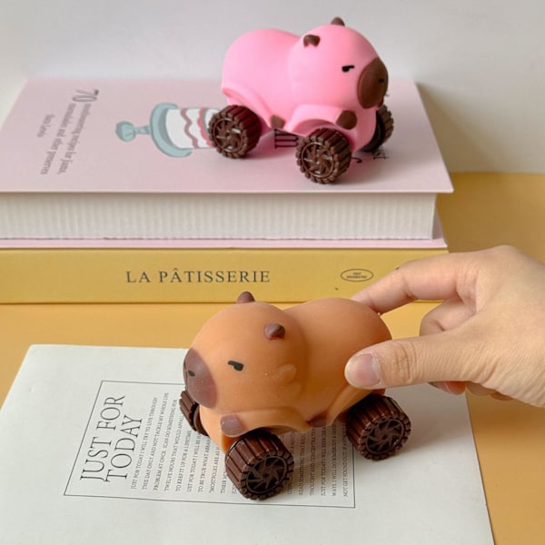 1 st Handgjord Capybara Bil Stress Squishy Leksaker med Hjul, Söta Djur Fidget Leksaker, Sensoriska Leksaker för Stresslindring, Mjukt Kläm Lek brown