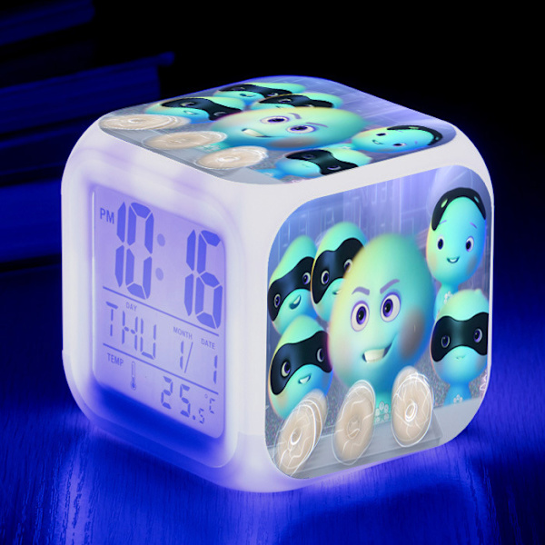 Wekity Anime Mind Adventure Färgglad väckarklocka LED Kvadratisk klocka Digital väckarklocka med tid, temperatur, alarm, datum