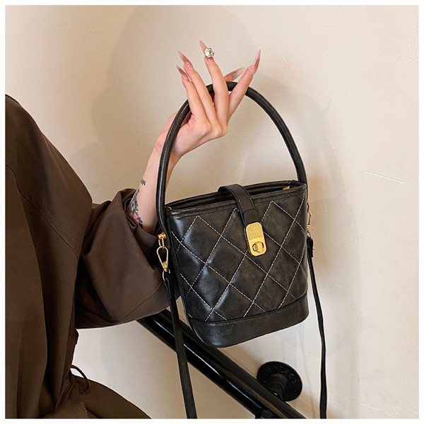 Elegant ternet håndtaske til ældre kvinder, let luksuriøs skuldertaske, Yangqi Crossbody Taske