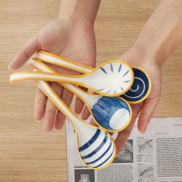 4 stk. japanske keramiske suppeskeer sæt asiatisk retro Japan keramiske risskeer buede håndtag ramen suppeske malet klassisk mønster med lang Han