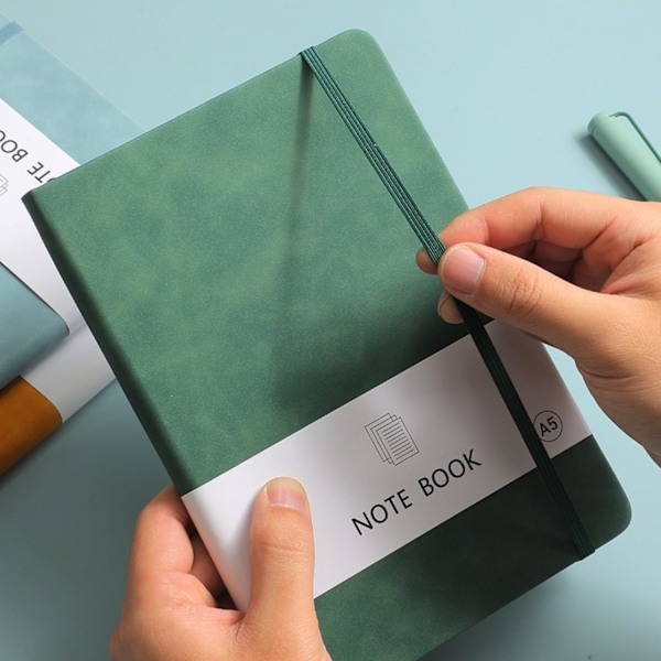 200 Siders A5 Linjeret Notesbog Journal, PU Læder Hardback Notesbøger 100 Ark 5.9'' X 8.46'' Fortykkede Klassiske med Pen Loop Notesbog