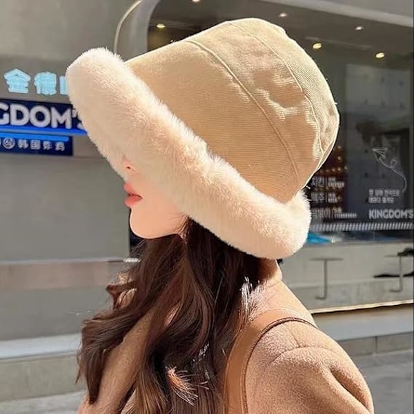 Plush Fuzzy Bucket Hat för Kvinnor Varm Fluffig Konstgjord Päls Fiskehatt Vinter Skid Utomhus Vindtät Varm Fleecefodrad Hatt Beige