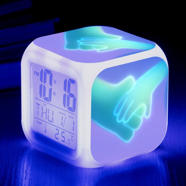Wekity Anime Mind Adventure Fargerik vekkerklokke LED firkantet klokke Digital vekkerklokke med tid, temperatur, alarm, dato