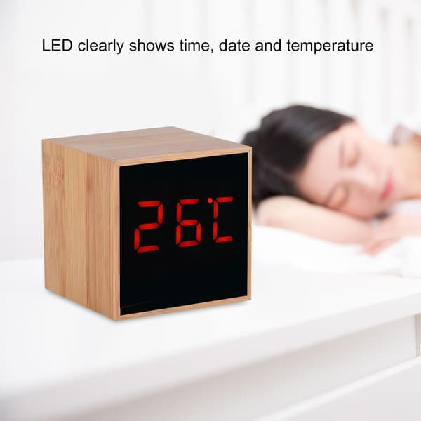 Modern bambu digital LED-skrivbordsväckarklocka med röststyrning och termometer (rött ljus)