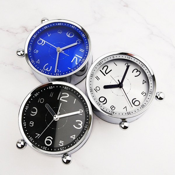 Tyst väckarklocka, skrivbordsbordsklocka, enkel stil, metallurtavla, tick-tock-fri - Silver (Färg: Blå)