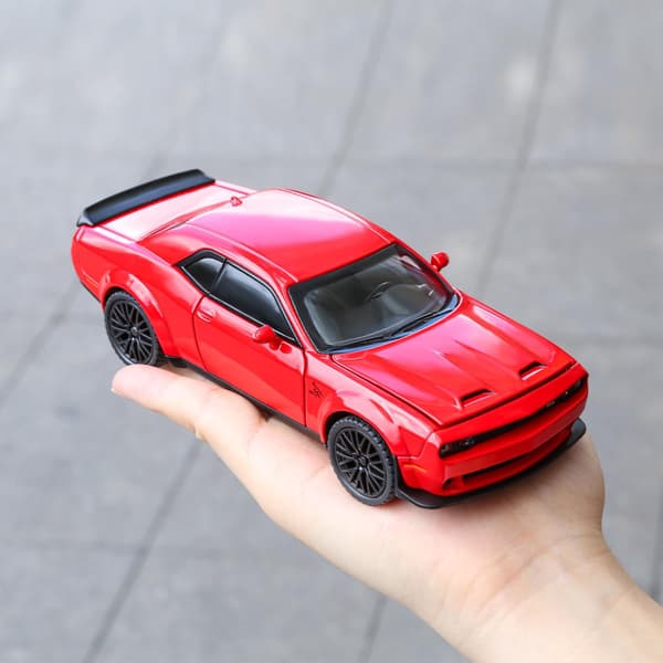 Legetøjsmodelbil til børn 1:32 skala Dodge Challenger Die cast Metel Legetøjsbiler til Pull Back Modelbil Hellcat med lyd og lys Hellcat Bil Legetøj