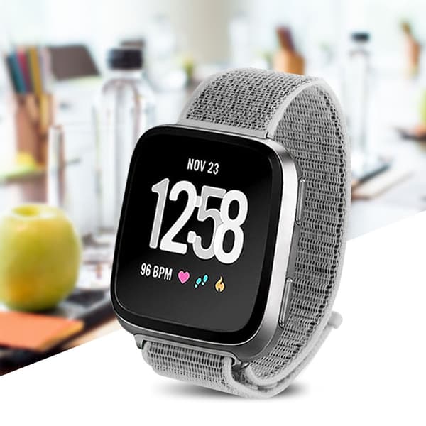 Blød nylon loop vævet urrem udskiftning armbånd til Fitbit Versa Smartwatch (Seashell)