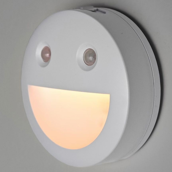 Smiley Smart Natlampe - Lyssensor + PIR Bevægelsessensor. Natlampe til børn med magnetisk krop, en ny hjemmets must-have! Bærbar natlampe