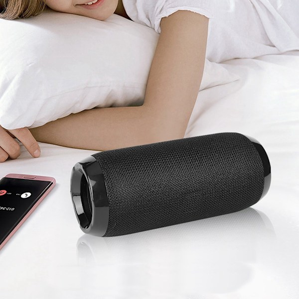 Bärbar Bluetooth Trådlös Högtalare Stereo Bas Subwoofer Stöd TF-kort USB FM-radio (Svart)