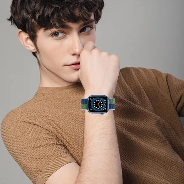 Nylon Watch Band Kompatibel med Apple Watch 7 Bands 42mm 44mm 45mm Erstatning for iWatch Series SE/6/5/4/3/2/1, Justerbar Elastisk Pustende Rem