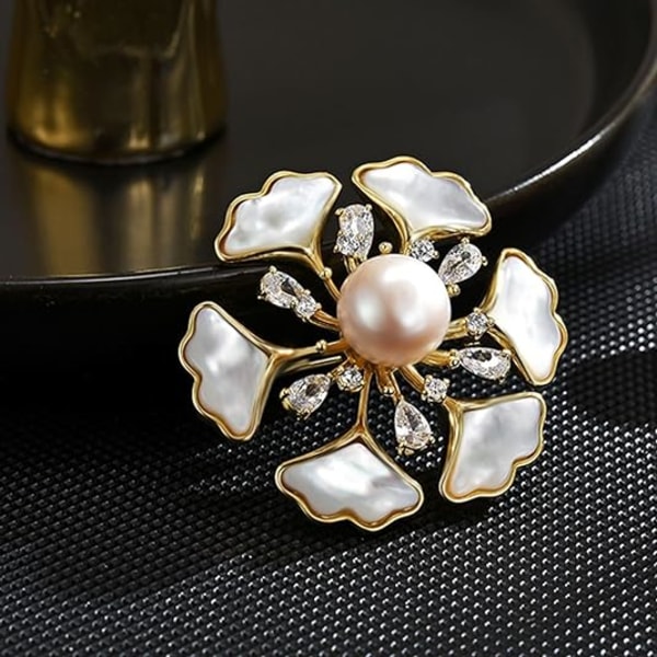 Blomsterdjur Strass Broscher Pin för Kvinnor Flickor Strass Slipstift Bröllop Tillbehör Brosch Pin Smycken Present till Fru Mamma Pearl Flowers