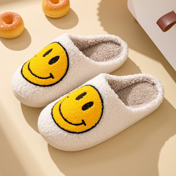 Komfortable Smiley Face Plys Tøfler Hyggelige Plys Varme Slide på Hjemmetøfler med Memory Foam Hjem Slip-on Pels Tøfler Polstrede Tøfler