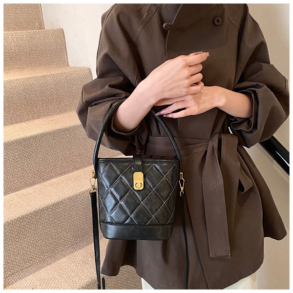 Elegant ternet håndtaske til ældre kvinder, let luksuriøs skuldertaske, Yangqi Crossbody Taske