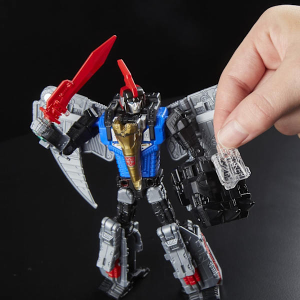Transformers: Generations Power of the Primes Deluxe Class Dinobot Swoop