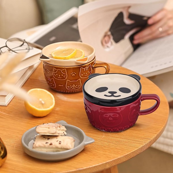 Söt Keramik Röd Panda Kaffekopp med Lock, Rolig Nyhet Panda Frukostmuggar för Kvinnor Fru Mamma Flickor Pojkar Vänner Barn Jul Födelsedagspresent Red