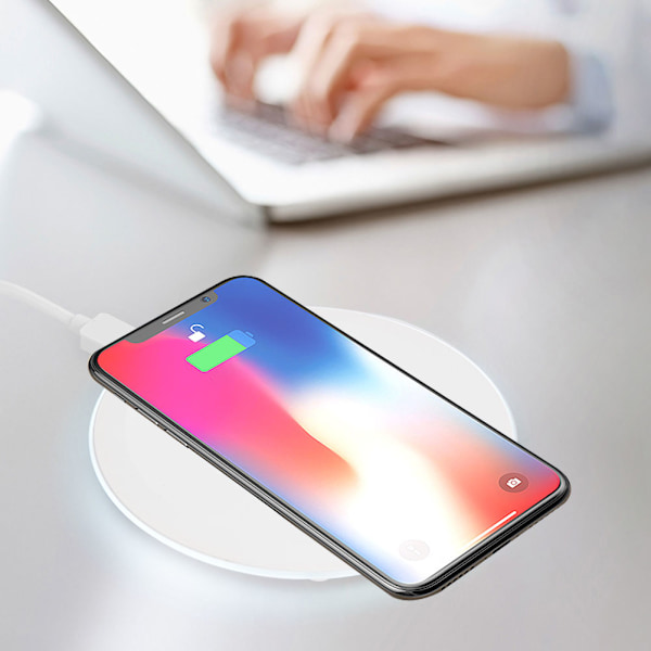 Hurtig trådløs oplader ≥80% konverteringshastighed Smart justering Qi oplader-hvid