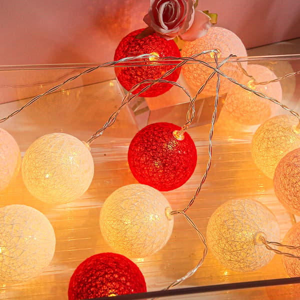 Beautiful Ball Shaped String Lights, 3M 20 LED String Battery Operated