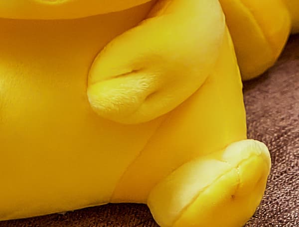 Pikachu plyschleksak 30 cm