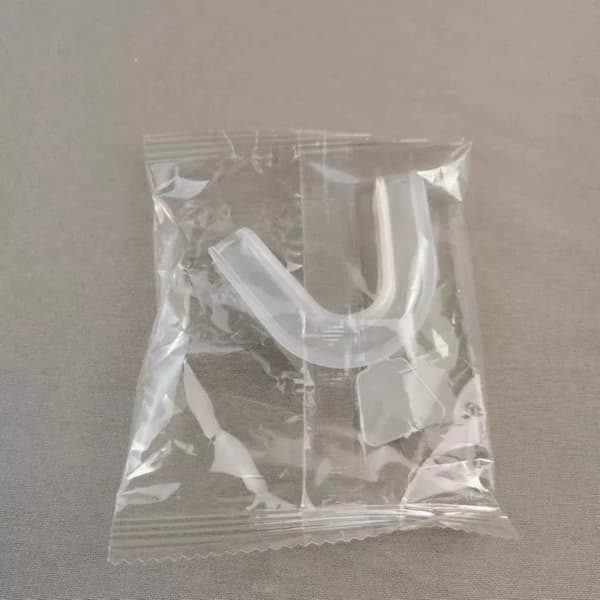 2 stk. 11 * 8cm nattmoler og tannbeskyttere
