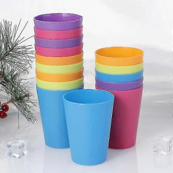 Färgglada drickmuggar i plast 15 st Hem Semester Servis 101-200 ml