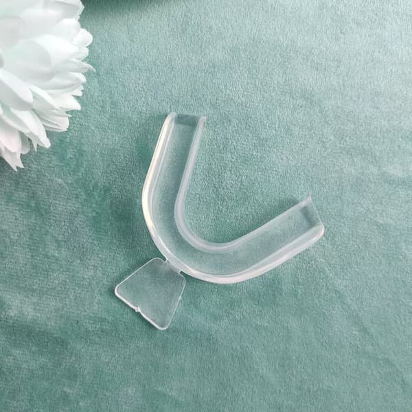 2 stk. 11 * 8cm nattmoler og tannbeskyttere