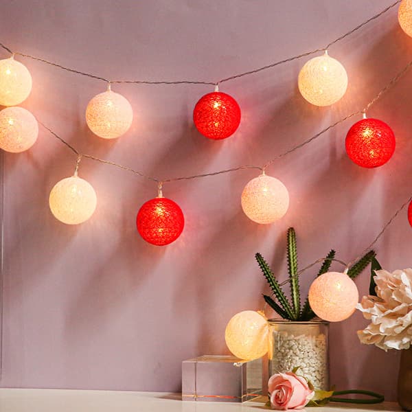 Beautiful Ball Shaped String Lights, 3M 20 LED String Battery Operated