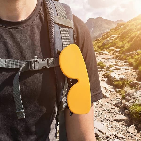 Myk elastisk brillepose med støtsikkert design perfekt for utendørsaktiviteter og pendling, mørkeblå