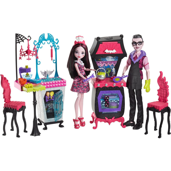 Monster High Monster Family of Draculaura Dolls Kitchen Play Set