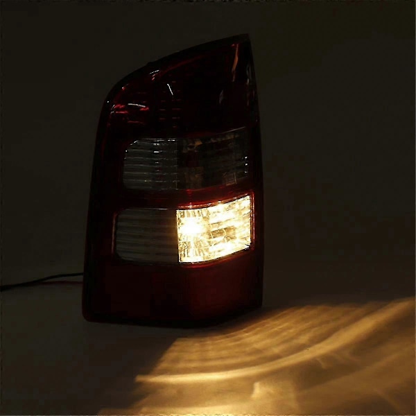 Baklykta för Thunder Pickup Truck 2006-2011, vänster sida, med lampa