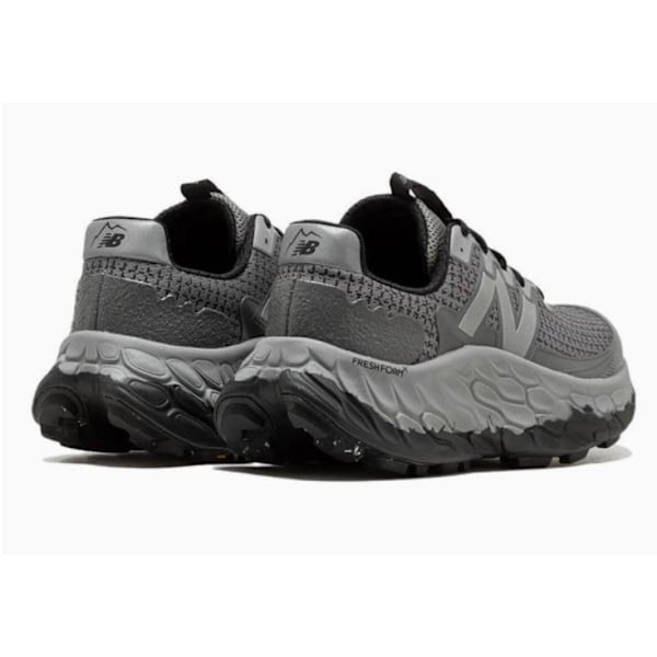 New Balances Fresh Foam More Trail v3 x CAYL 38