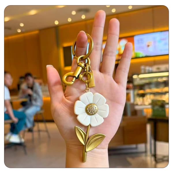 Väskberlock, söta handväskberlocker, väsktillbehörsberlocker, väskkedjor, handväskberlocker Y-Daisy-Gold