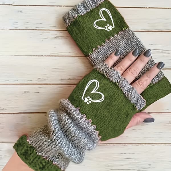 Vintervarme tofarvede sorte og grå/hvide handsker med potetryk og hjerter, fingerløse, elastisk kno-håndled, armygrøn Army Green