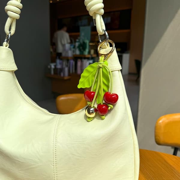 Väskberlocker för handväskor - Söt handväskkedjeberlock - Väskaccessoarer Berlocker för kvinnor 4Cherries