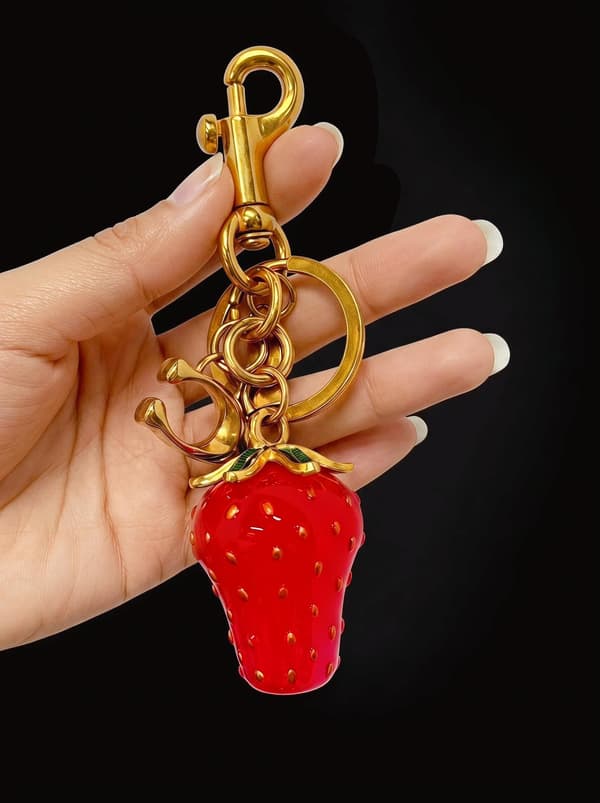 Väskberlock, söta handväskberlocker, väsktillbehörsberlocker, väskkedjor, handväskberlocker Strawberry C - Gold