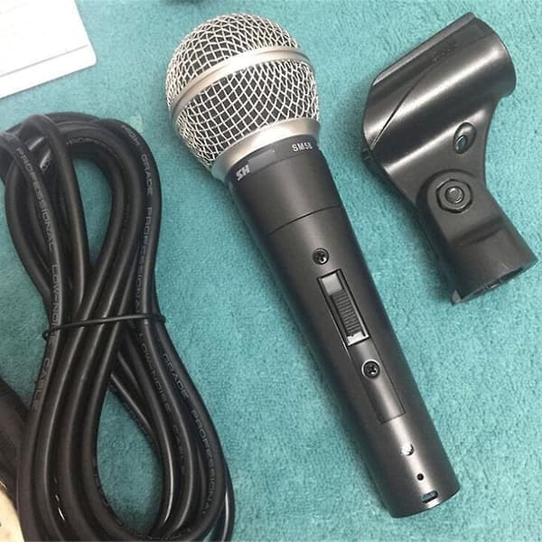Shure SM58 Dynamisk Vokalmikrofon, Kablet Mikrofon med Bryter og Kabel DB med Bryter