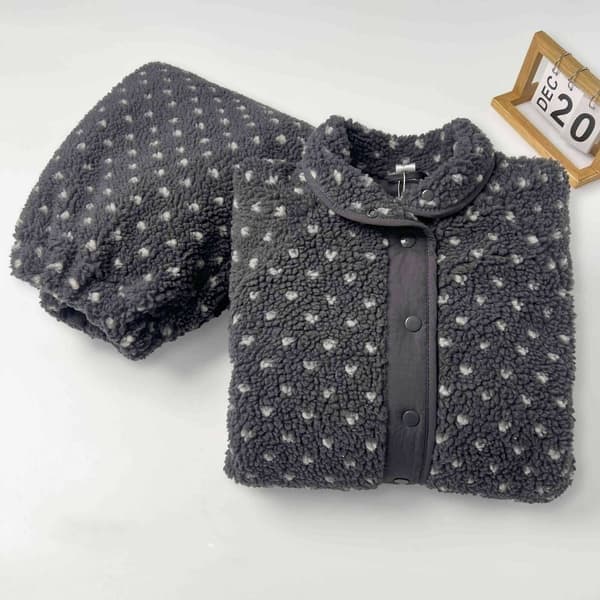 Vinterflanellpyjamas set mysiga kläder kan användas utomhus, svart