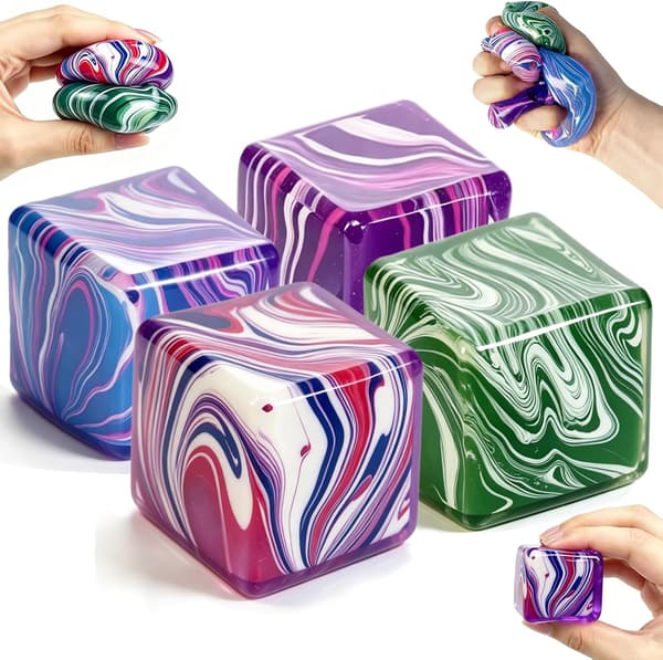 4-pack långsamt stigande isbit Squishy Stresskub, sensoriska klämleksaker för barn och vuxna, ångestlindrande handklämmisar, klassrumspriser &