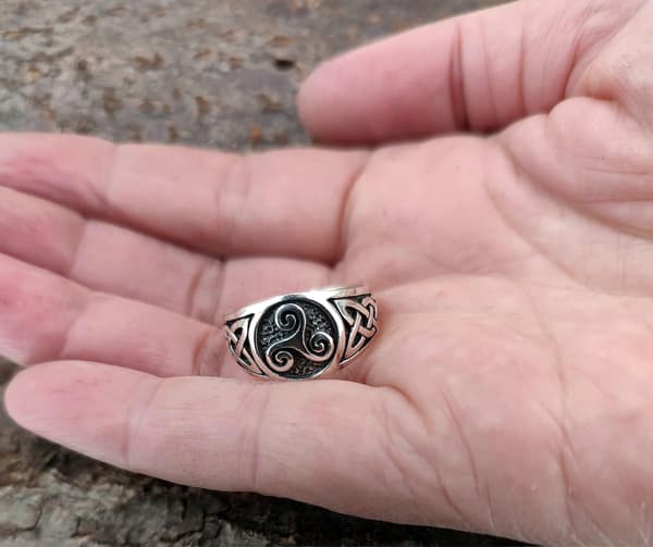 Ring Triskele, størrelse 52-74 (tris) - Sølv 60